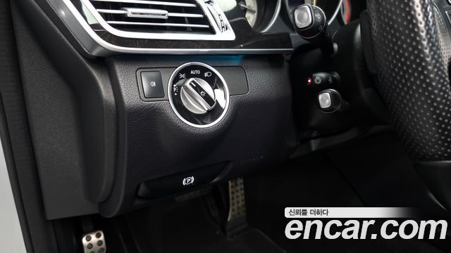 Mercedes-Benz E-Class 2015 — photo 28