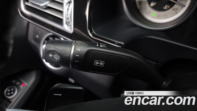 Mercedes-Benz E-Class 2015 — photo 29