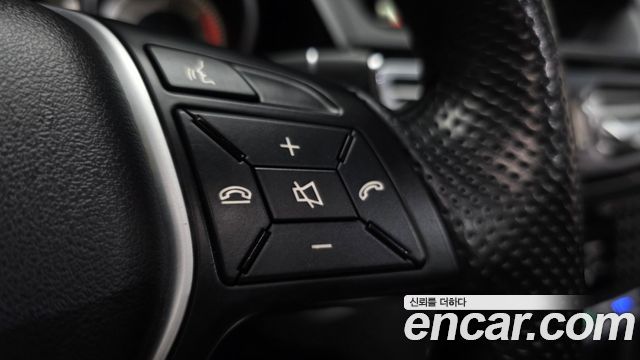 Mercedes-Benz E-Class 2015 — photo 31