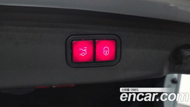 Mercedes-Benz E-Class 2015 — photo 35