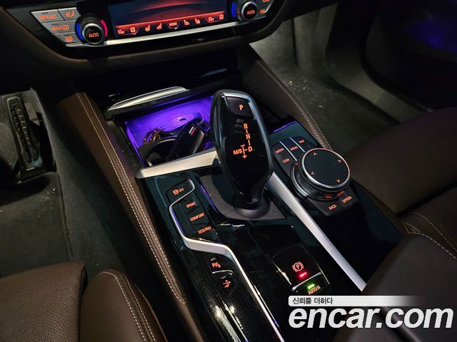 BMW Gran Turismo 2023 — photo 10