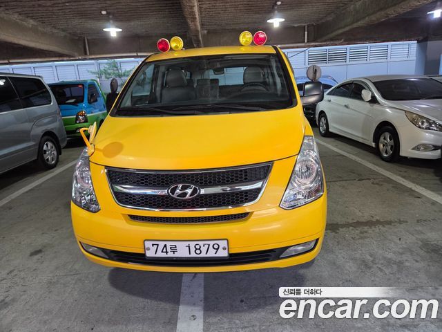 Hyundai Starex 2015 — photo 1