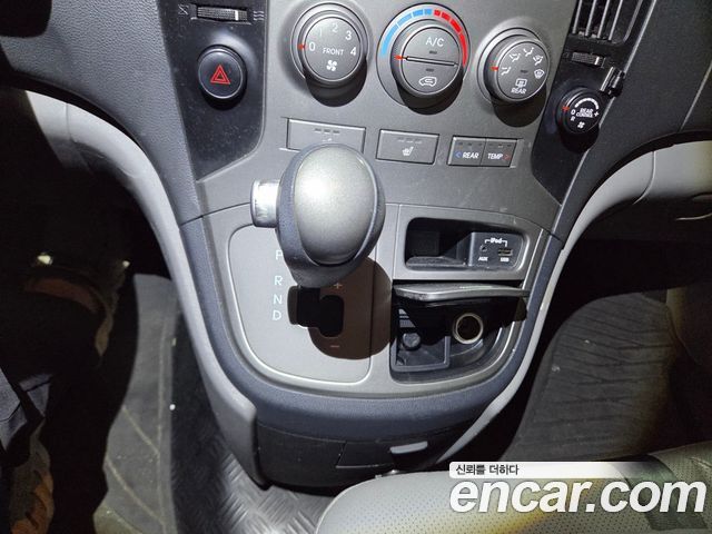 Hyundai Starex 2015 — photo 10