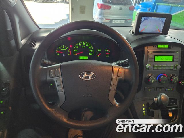 Hyundai Starex 2015 — photo 17