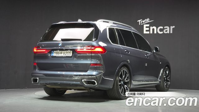 BMW X7 2022 — photo 2