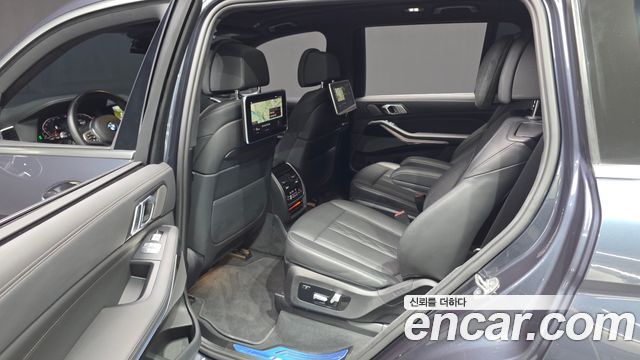 BMW X7 2022 — photo 18