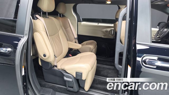 Toyota Sienna 2022 — photo 17