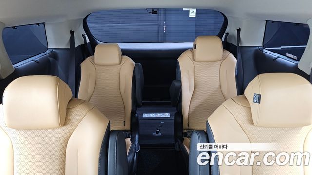 Kia Canival 2022 — photo 17