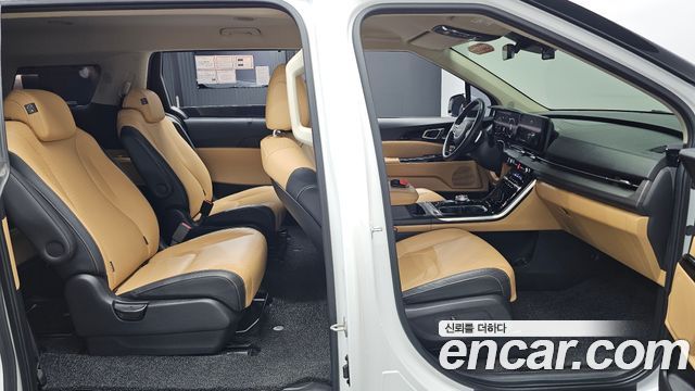 Kia Canival 2022 — photo 16