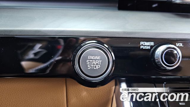 Kia Canival 2022 — photo 28