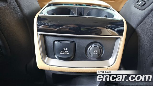 Kia Canival 2022 — photo 32