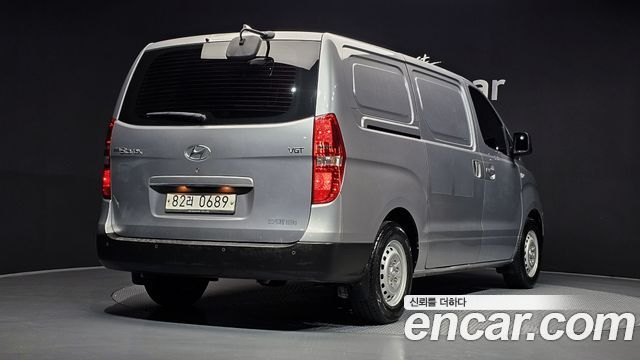 Hyundai Starex 2019 — photo 2