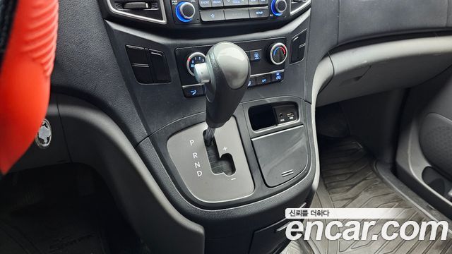 Hyundai Starex 2019 — photo 12