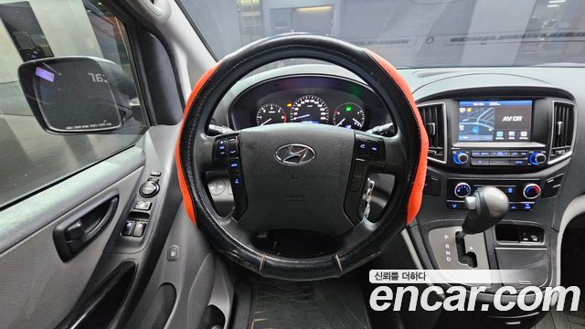 Hyundai Starex 2019 — photo 18