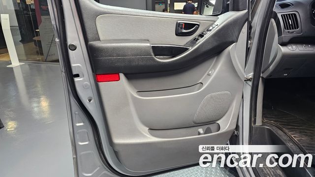 Hyundai Starex 2019 — photo 14