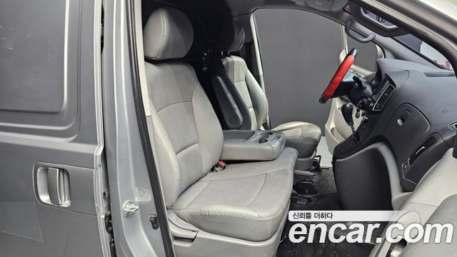 Hyundai Starex 2019 — photo 16