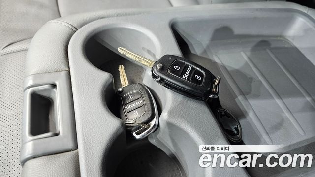 Hyundai Starex 2019 — photo 27