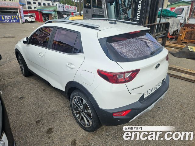Kia Stonic 2018 — photo 4