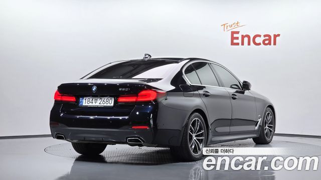 BMW 5-Series 2023 — photo 2