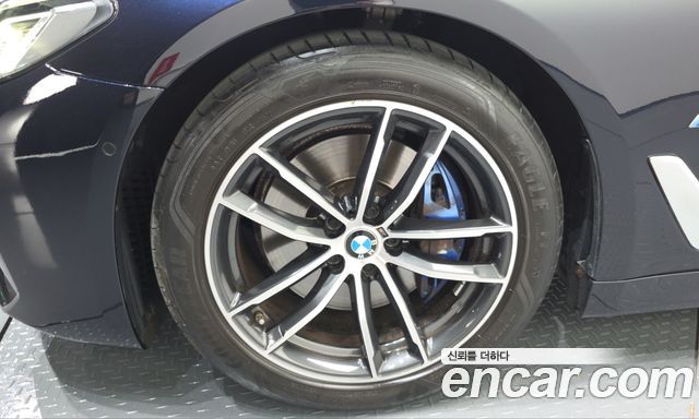 BMW 5-Series 2023 — photo 5