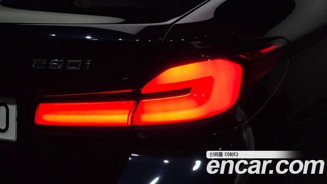 BMW 5-Series 2023 — photo 9