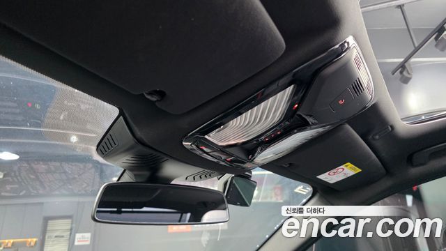 BMW 5-Series 2023 — photo 28