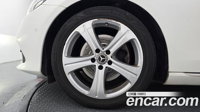 Mercedes-Benz E-Class 2017 — photo 5