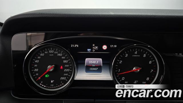 Mercedes-Benz E-Class 2017 — photo 8
