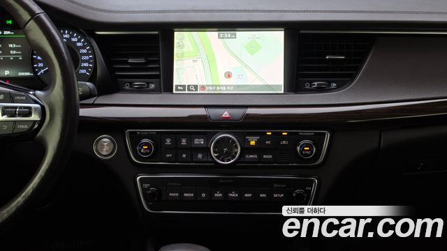 Kia K7 2018 — photo 14