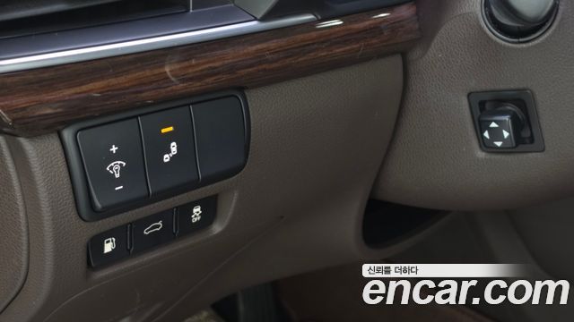 Kia K7 2018 — photo 15