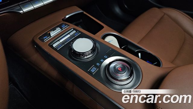 Genesis GV70 2023 — photo 12