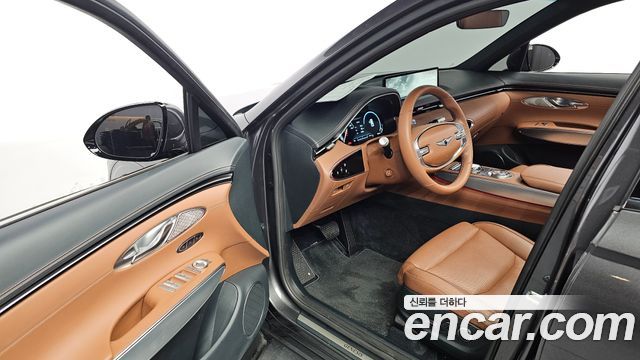 Genesis GV70 2023 — photo 17