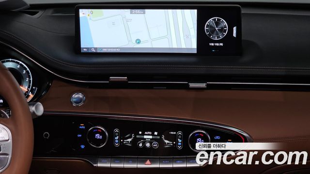 Genesis GV70 2023 — photo 19