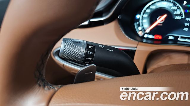 Genesis GV70 2023 — photo 26