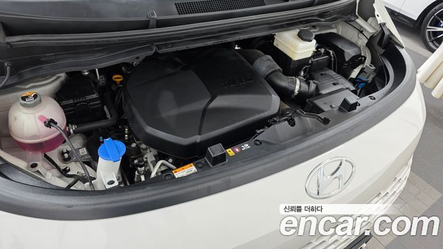 Hyundai Staria 2023 — photo 6