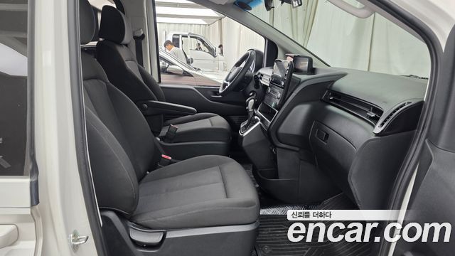 Hyundai Staria 2023 — photo 11