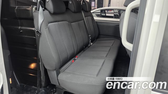 Hyundai Staria 2023 — photo 12