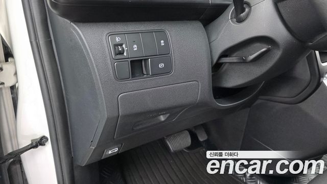 Hyundai Staria 2023 — photo 18