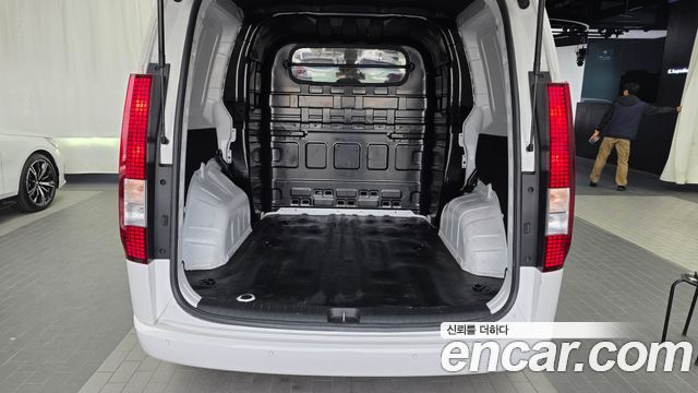 Hyundai Staria 2023 — photo 20