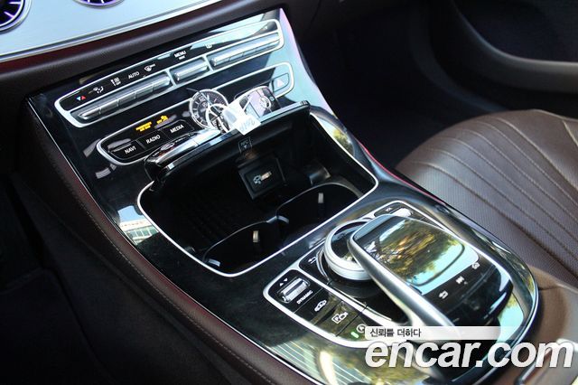 Mercedes-Benz CLS-Class 2019 — photo 11