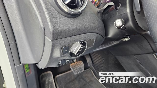 Mercedes-Benz CLA-Class 2017 — photo 16