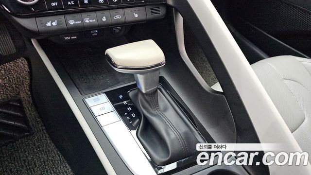 Hyundai AVANTE 2021 — photo 12