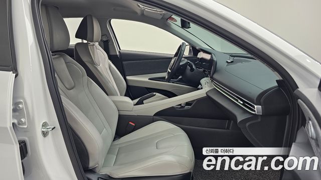 Hyundai AVANTE 2021 — photo 17