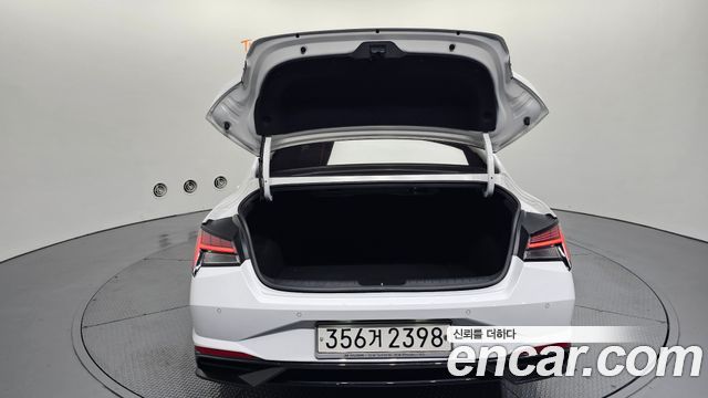 Hyundai AVANTE 2021 — photo 26