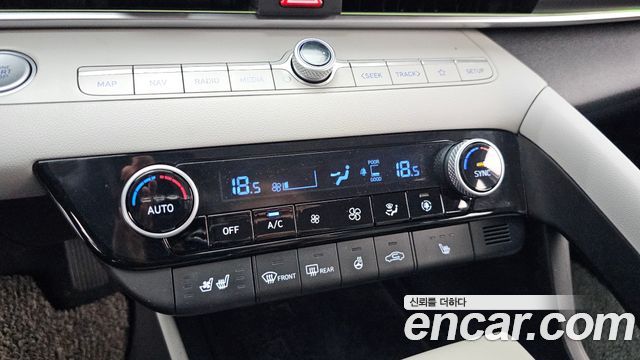 Hyundai AVANTE 2021 — photo 30