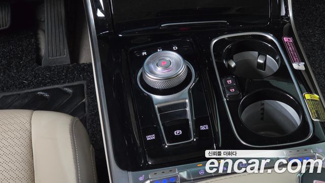 Kia Canival 2023 — photo 9