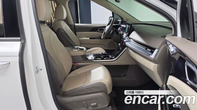 Kia Canival 2023 — photo 11