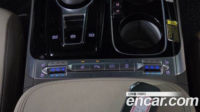 Kia Canival 2023 — photo 17