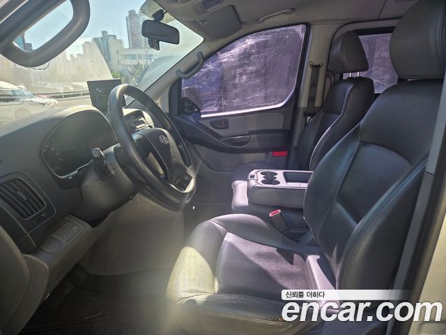Hyundai Starex 2015 — photo 11
