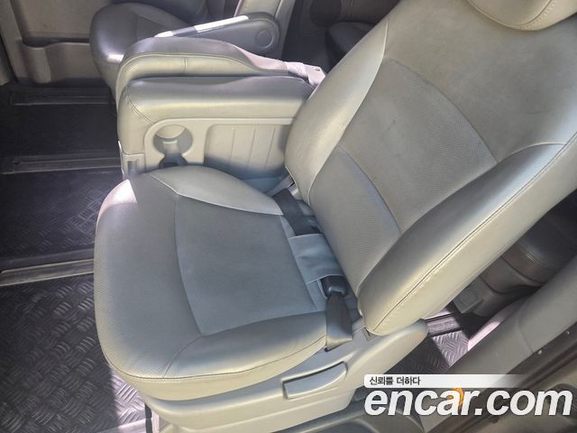 Hyundai Starex 2015 — photo 14